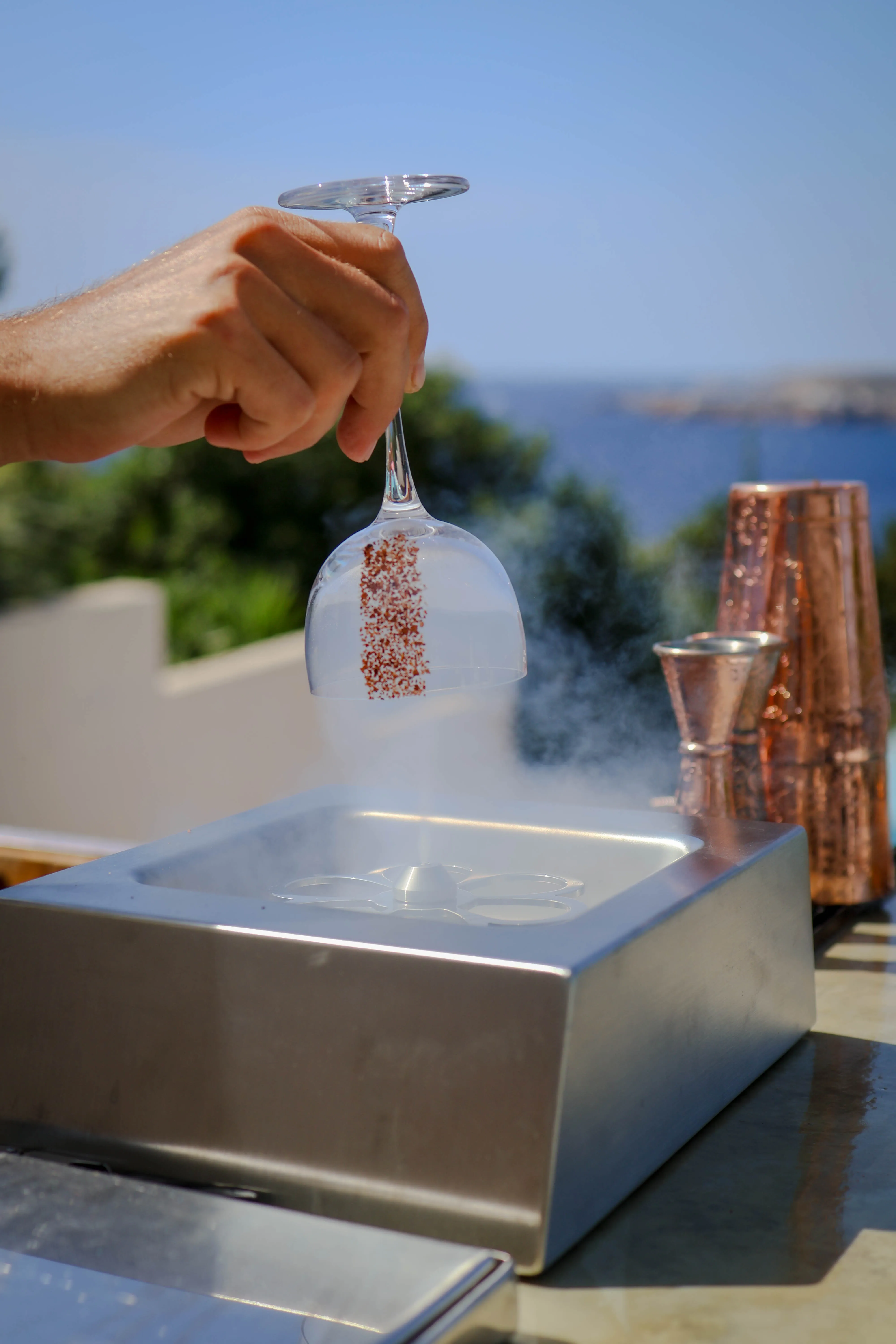 Glass Chilling Vapor Effect