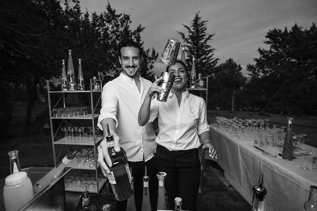Cómo combinar espectáculos, coctelería y catering en tu evento