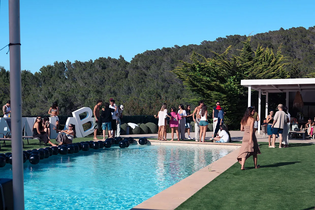 Barra de cócteles en una fiesta de villa privada en Ibiza