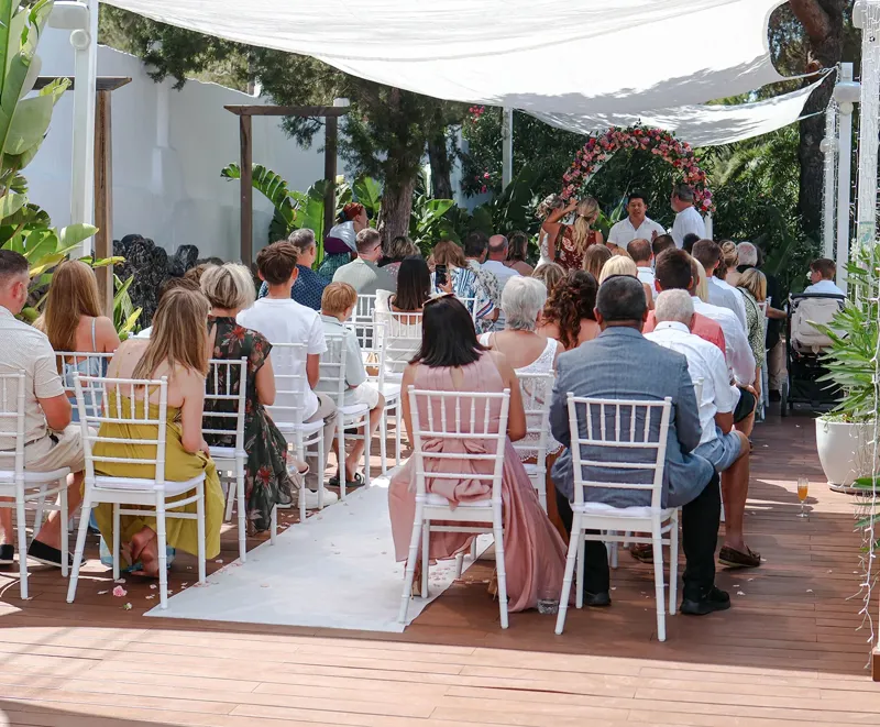 Open Bar para Bodas en Ibiza: Welcome Drinks, Cócteles Personalizados y Servicio Completo de Barra