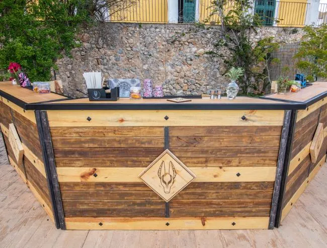 Mobile Bar Services: The Key to an Unforgettable Event in Ibiza
